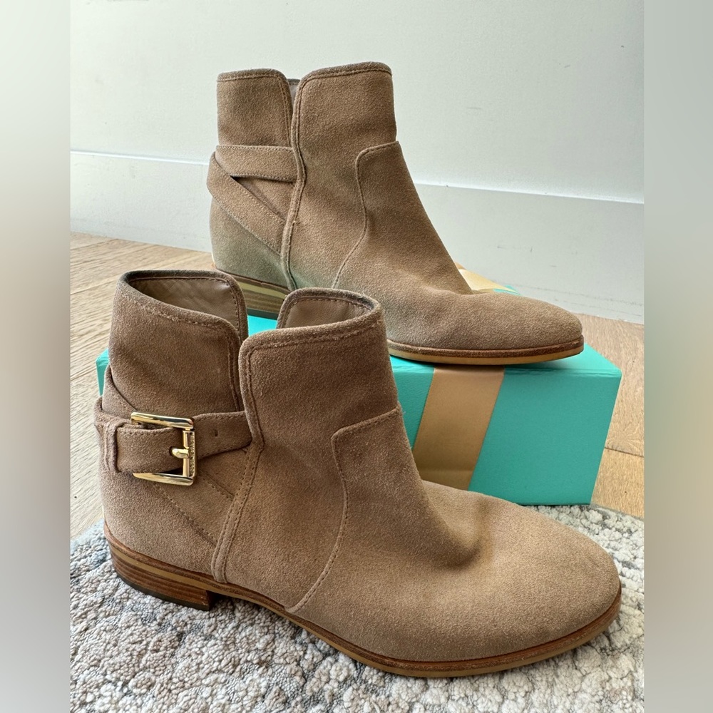 Michael Kors size 6 booties